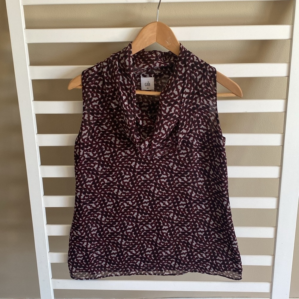 CAbi Venus Cowl Geometric Burgundy Print Sleeveless Blouse Size XS Style 3271